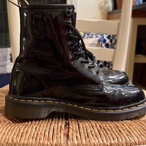 DR MARTENS 1460 WOMEN'S PATENT LEATHER LACE UP BOOTS excellent condition